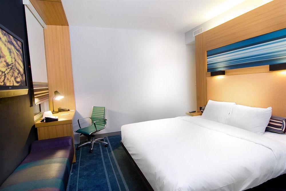 Aloft Mills 3*