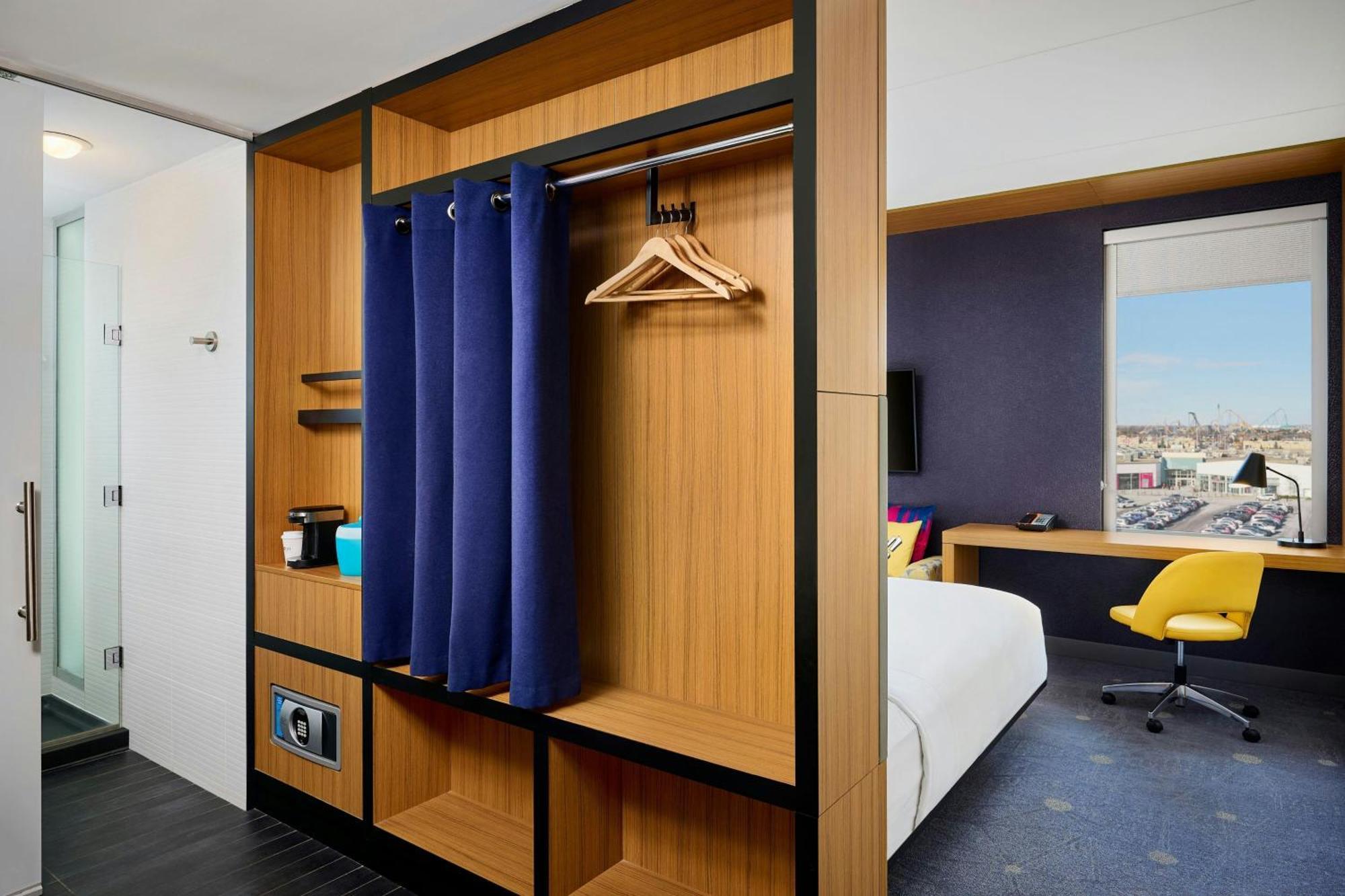 Hotel Aloft Mills