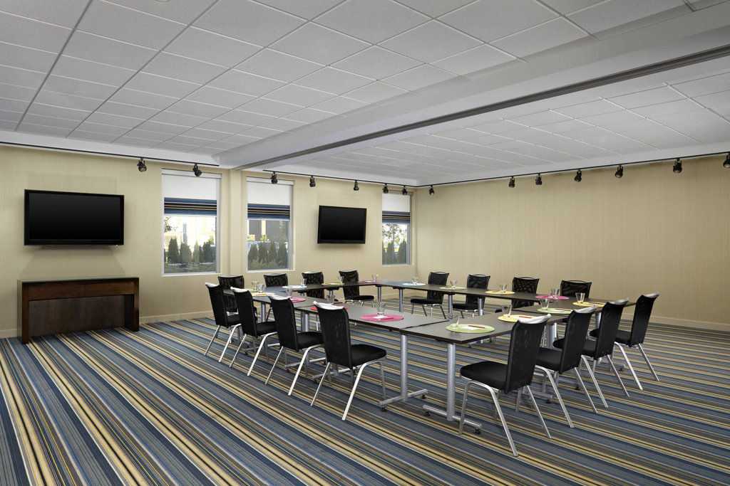 Hotel Aloft Mills 3*