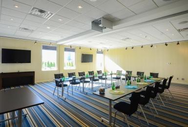 Aloft Mills 3*