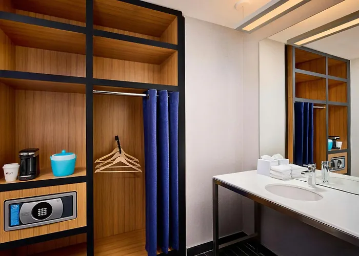 Aloft Vaughan Mills