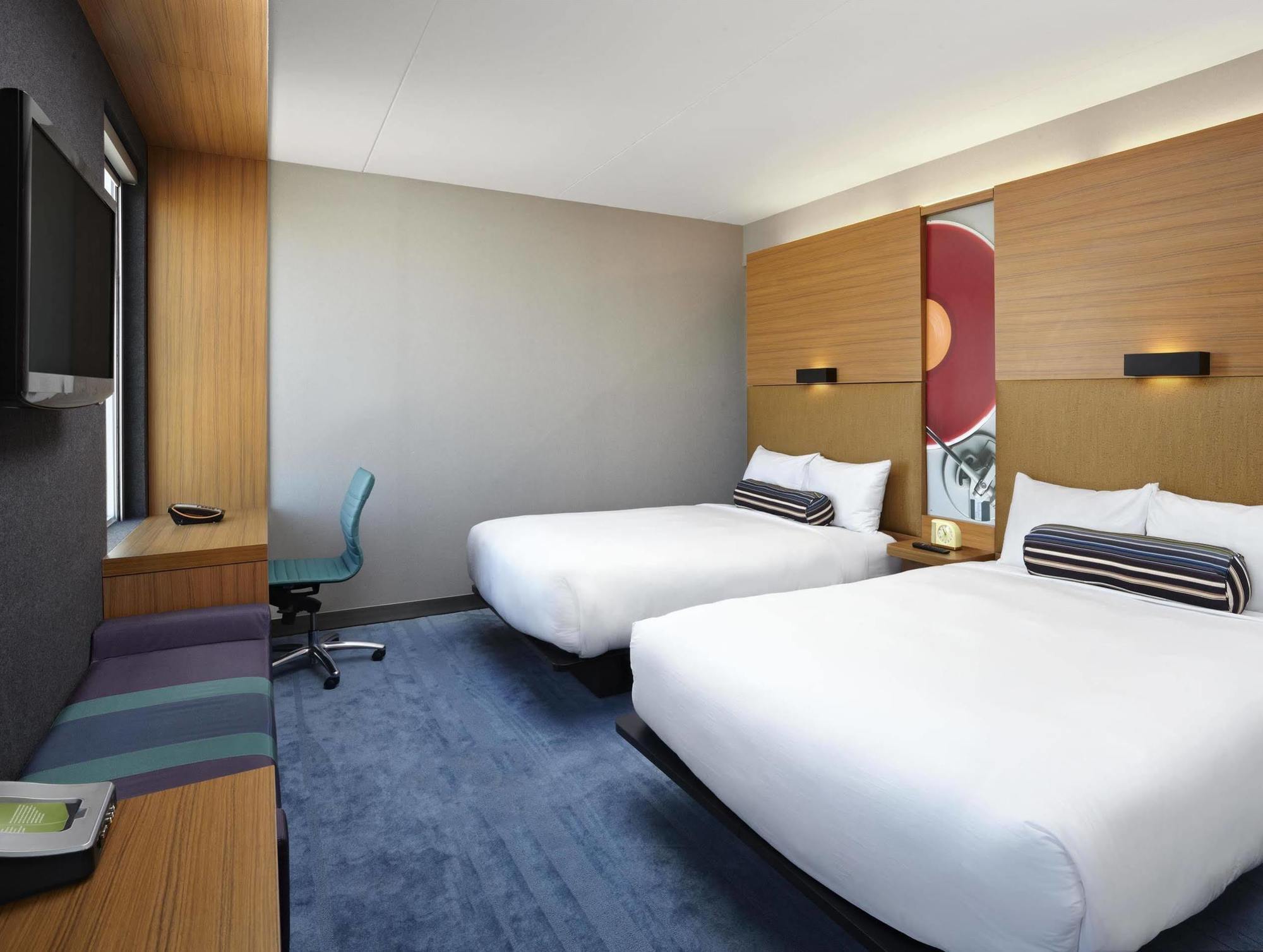 Hotel Aloft Mills 3*