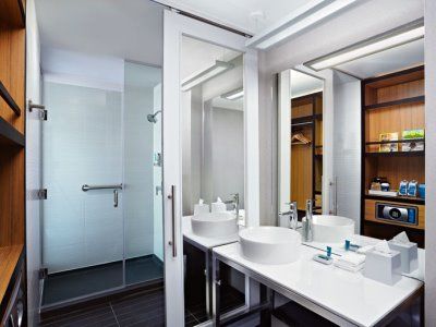 Aloft Mills Hotel 3*