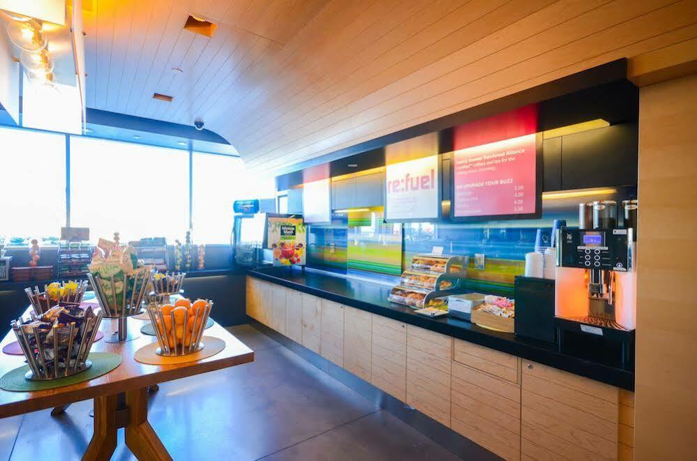 Aloft Mills Hotel 3*